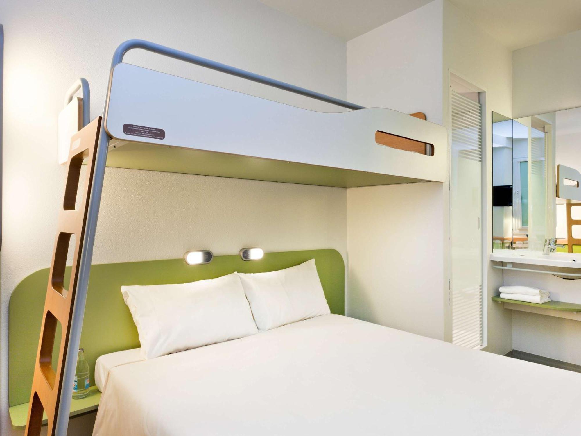 Ibis Budget Givet Exterior photo